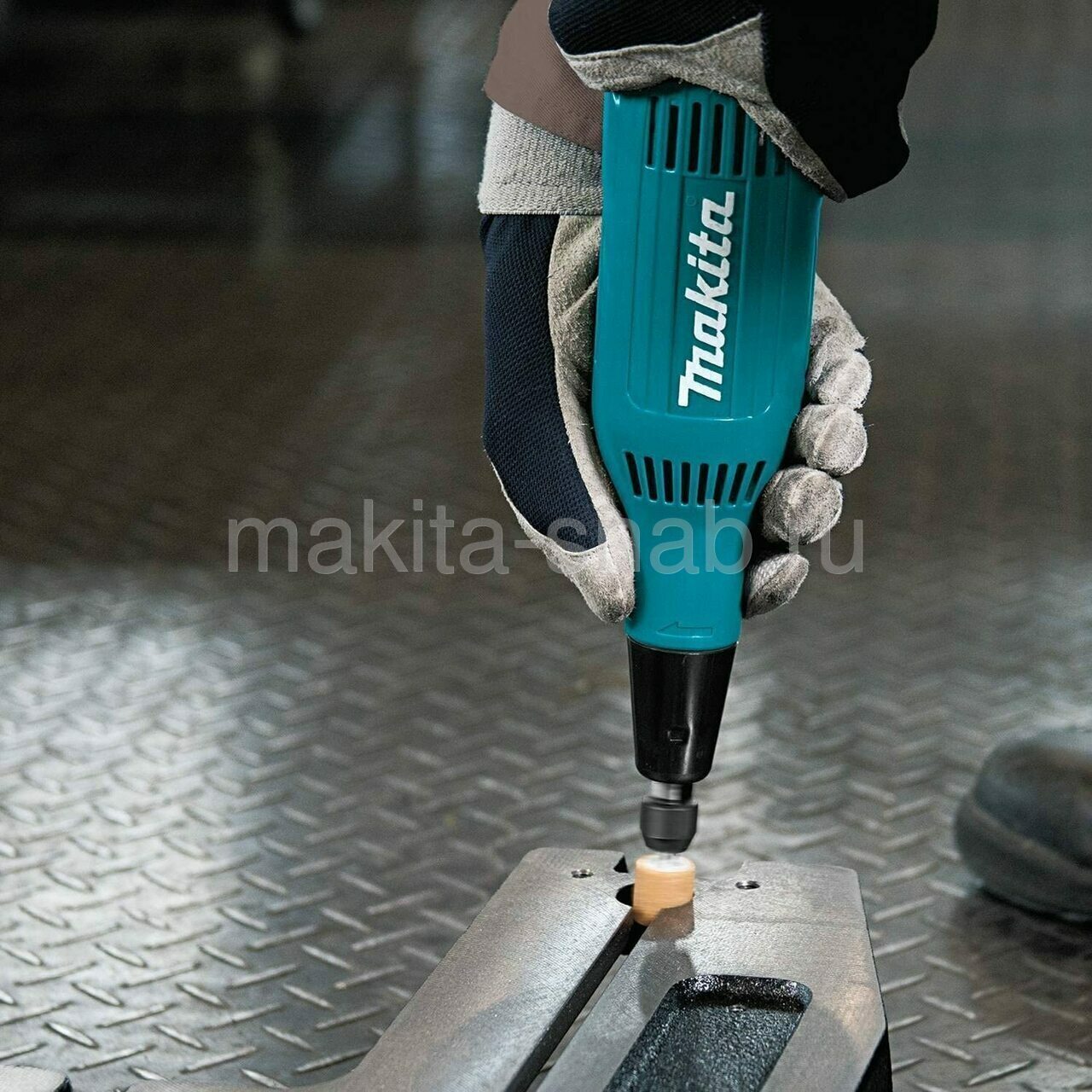 Прямая шлифовальная машина Makita GD0603