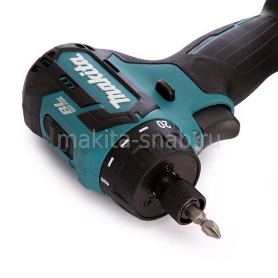 Аккумуляторный шуруповерт Makita DF032DWAE 3334107605